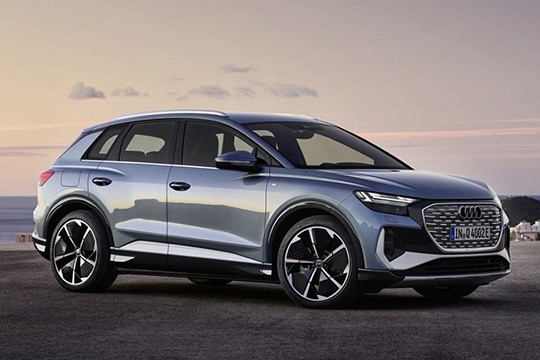 Q4 e-tron 2021 - Present