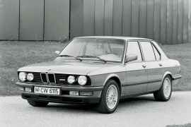 M5 (E28) 1985 - 1988