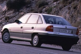 Astra Sedan 1992 - 1994