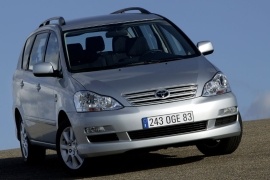 Avensis Verso 2003 - 2006